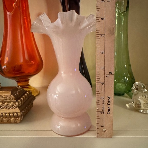 Fenton Glass Pink Rose Overlay Vase Ruffle Edge Vintage 1940s 8.5" - Picture 5 of 6